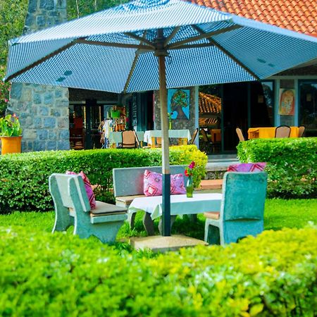 Karisimbi Cave Resort Рухенгері Екстер'єр фото