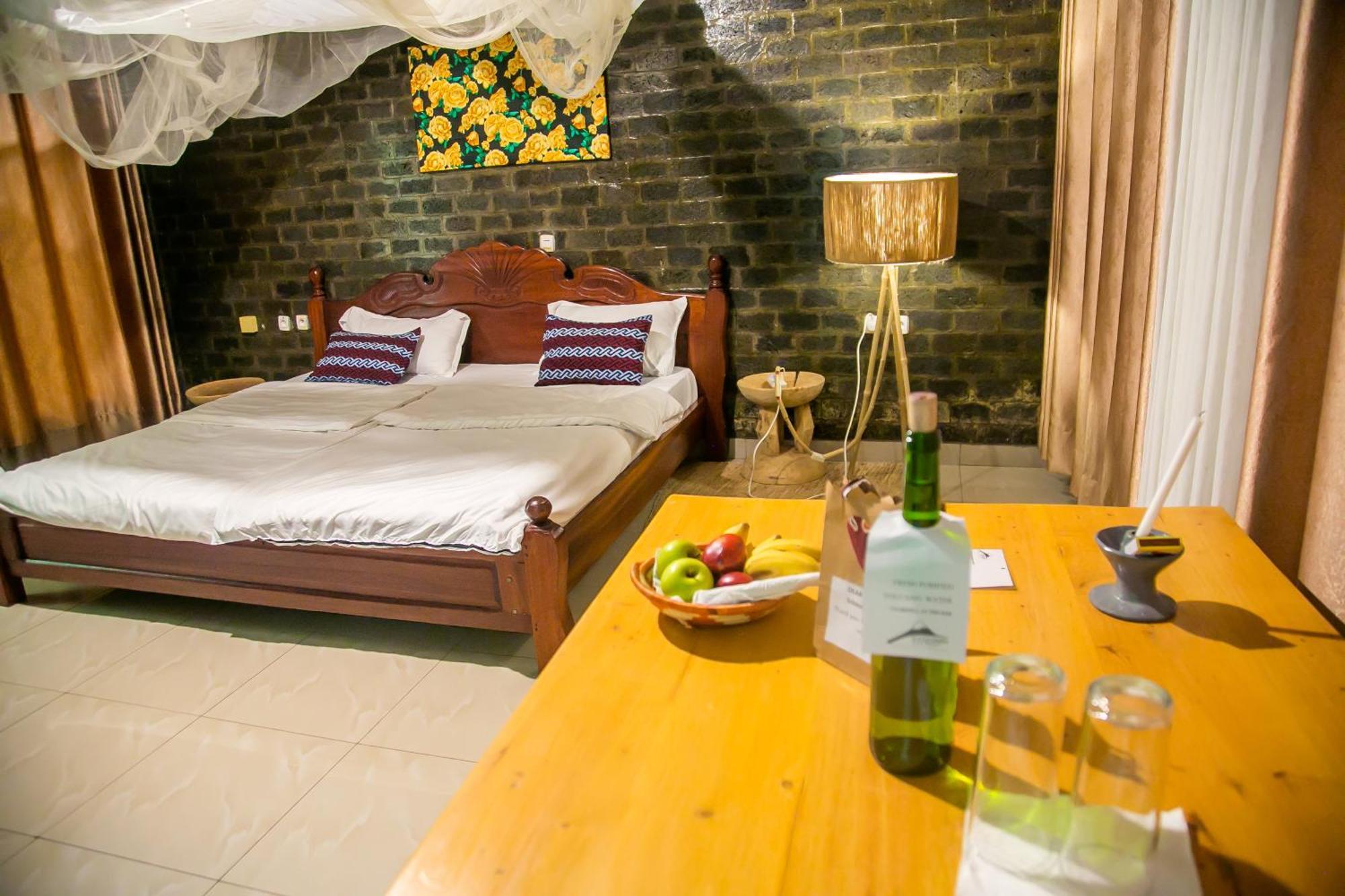 Karisimbi Cave Resort Рухенгері Екстер'єр фото
