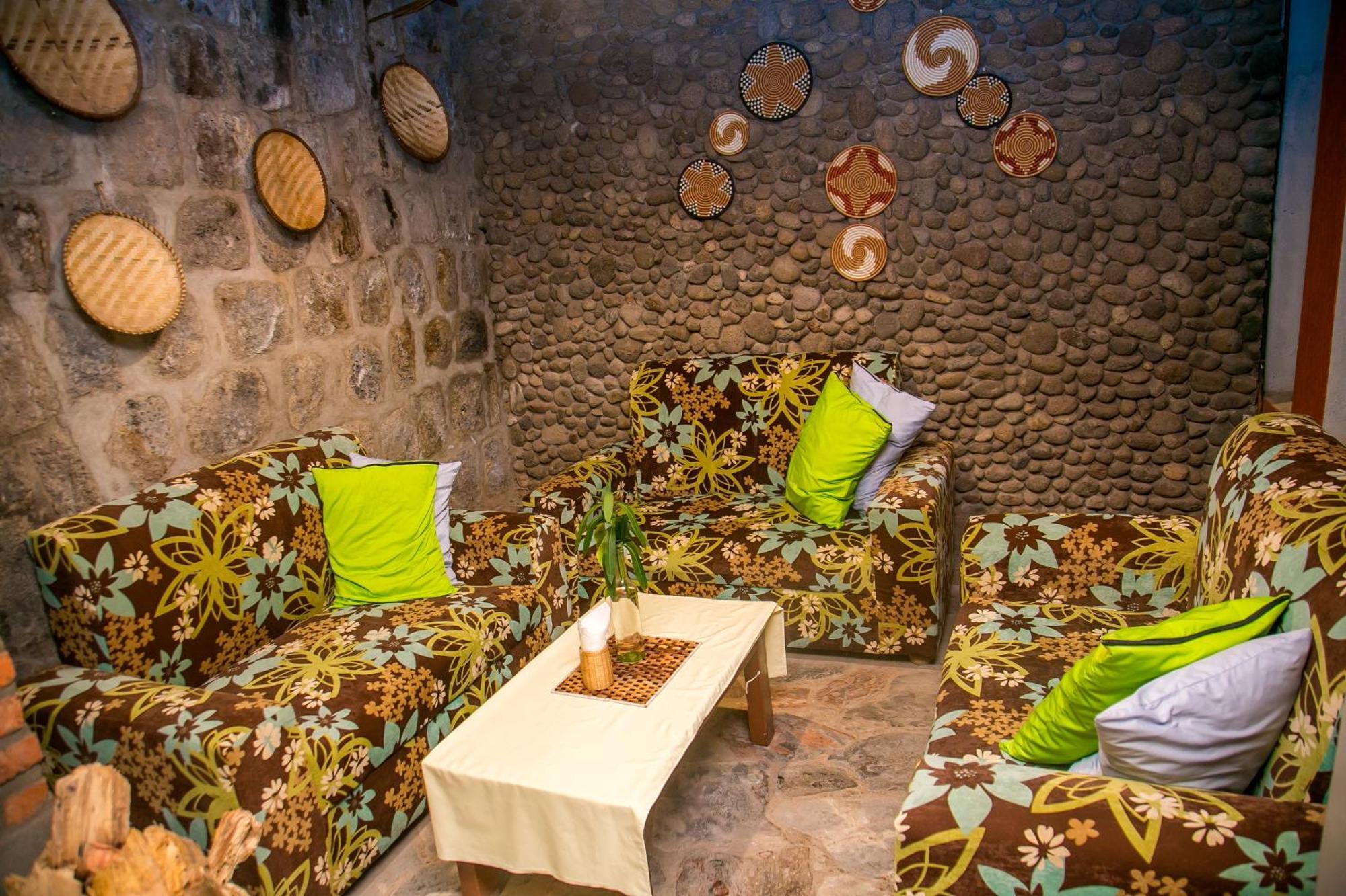 Karisimbi Cave Resort Рухенгері Екстер'єр фото